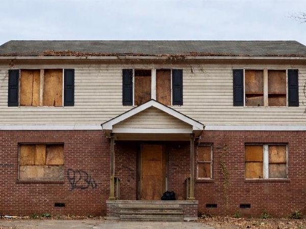 1995 Lois Place NW, Atlanta, GA 30318