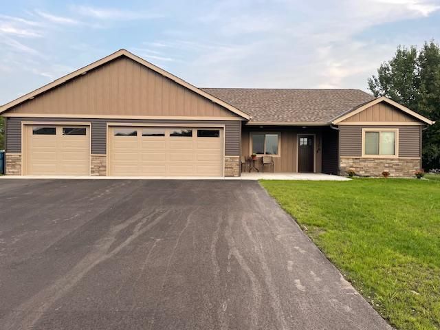 1308 Iris Lane Ne, Saint Joseph, MN 56374 Main Photo