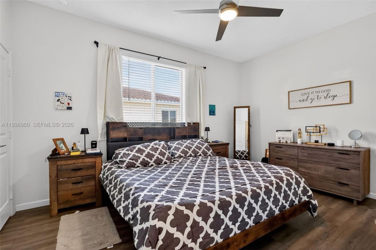 2805 NW 180th St , Miami Gardens, FL 33056 Photo