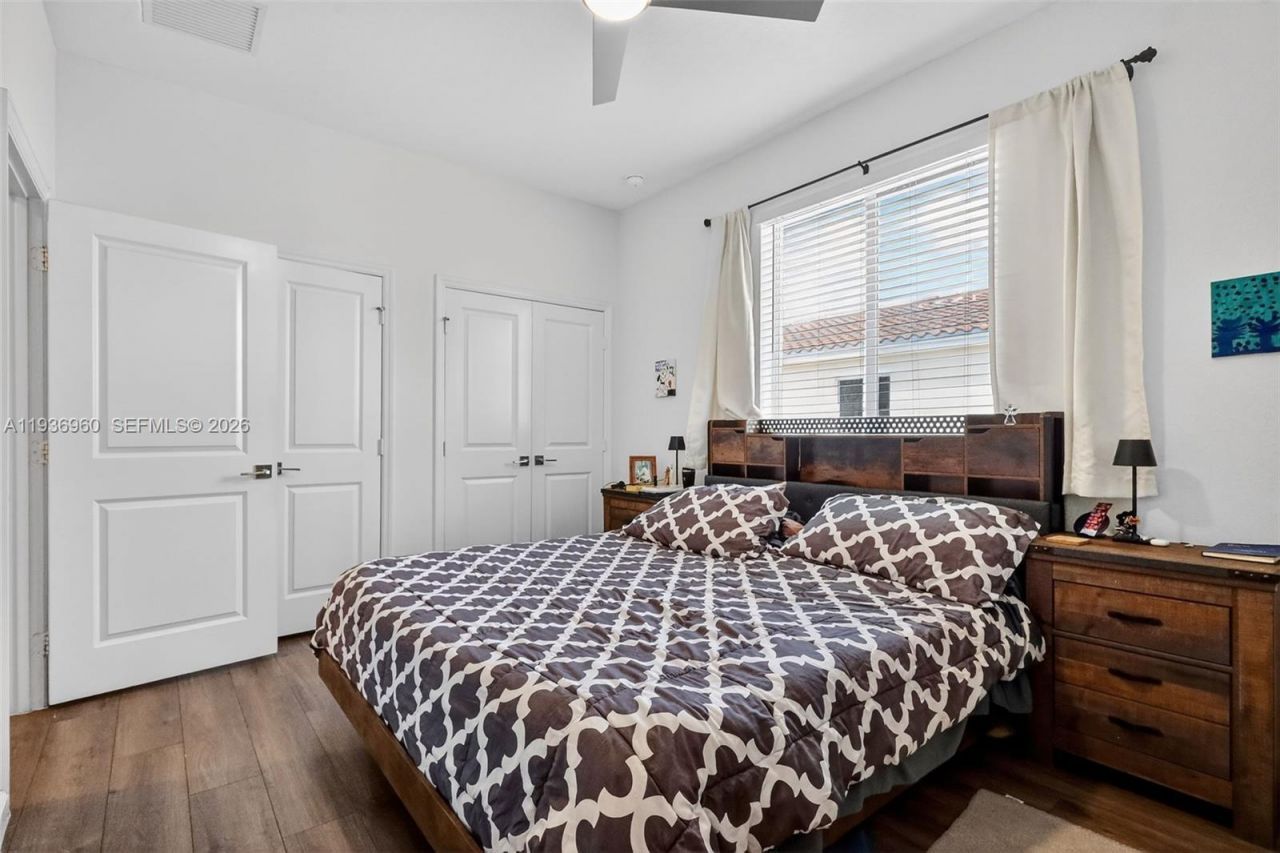 2805 NW 180th St , Miami Gardens, FL 33056 Photo