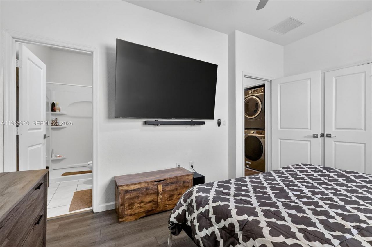 2805 NW 180th St , Miami Gardens, FL 33056 Photo