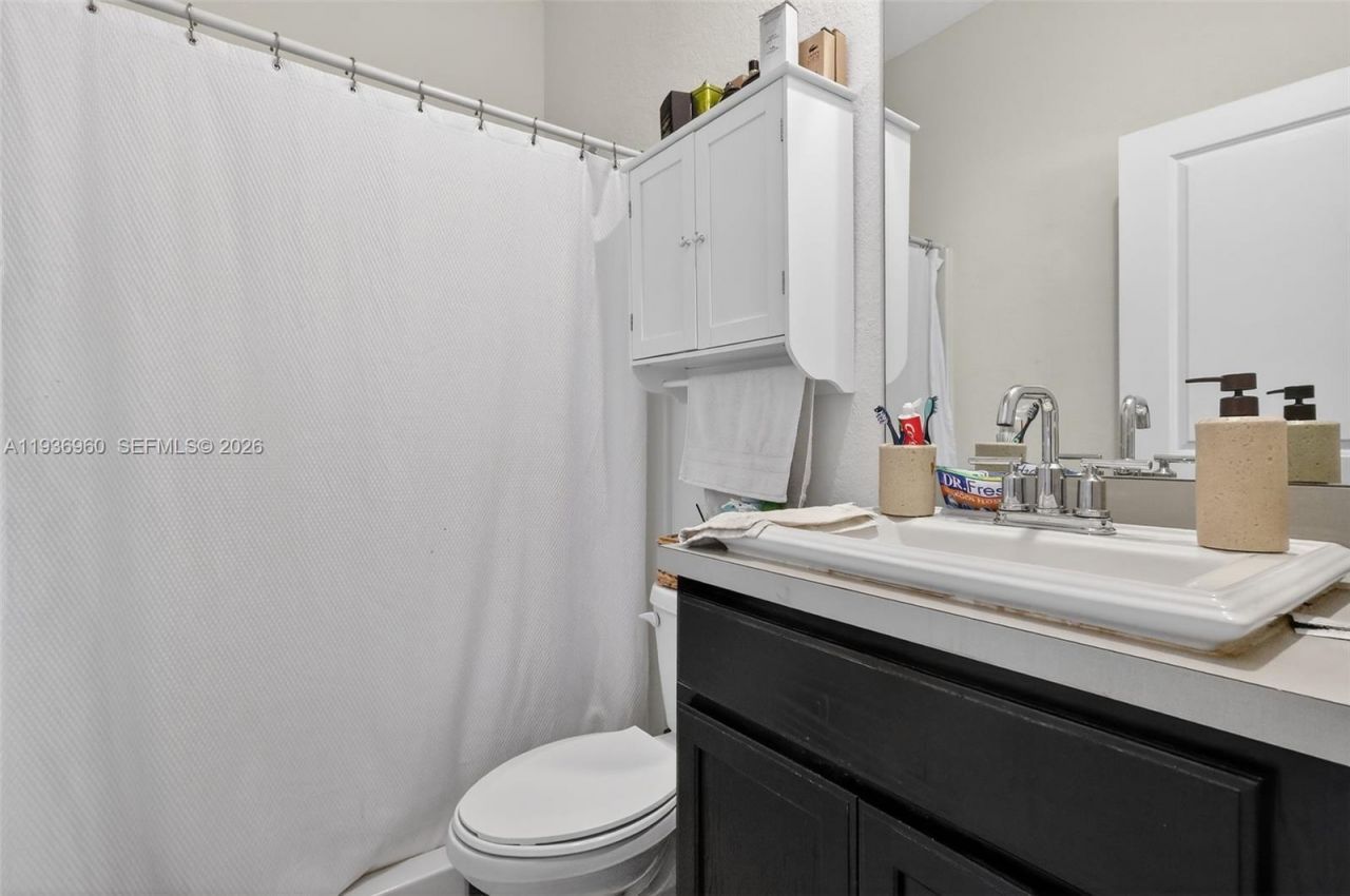 2805 NW 180th St , Miami Gardens, FL 33056 Photo