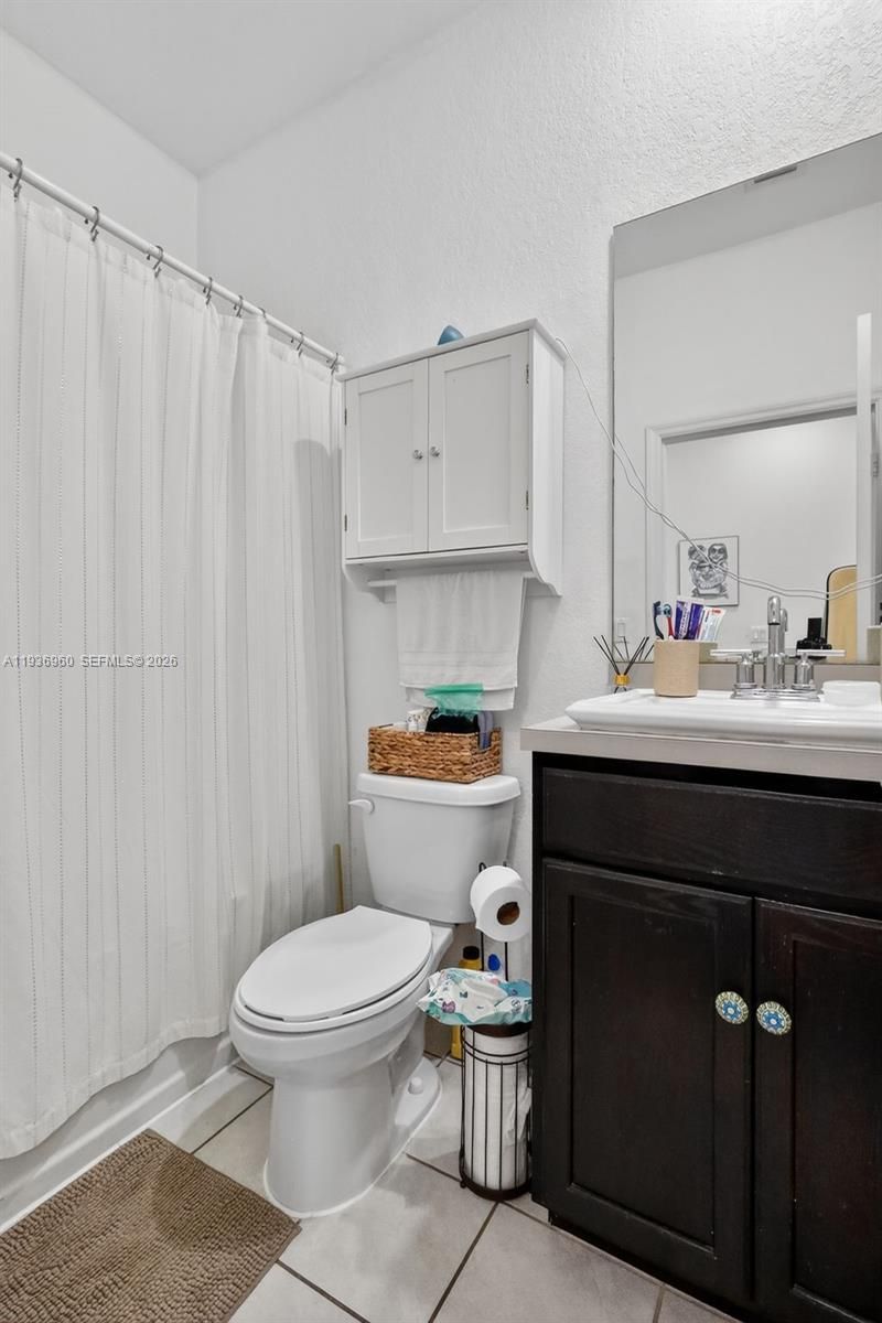 2805 NW 180th St , Miami Gardens, FL 33056 Photo