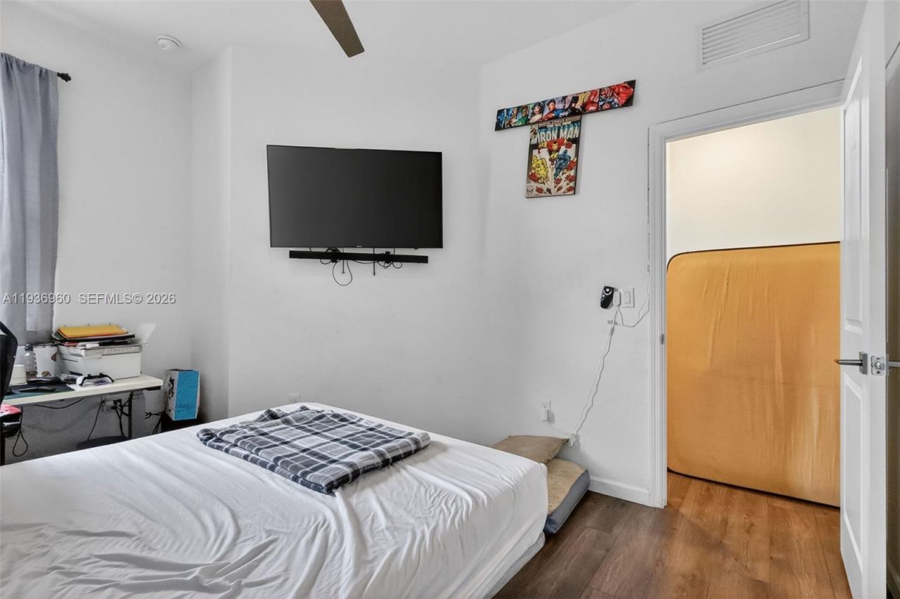 2805 NW 180th St , Miami Gardens, FL 33056 Photo