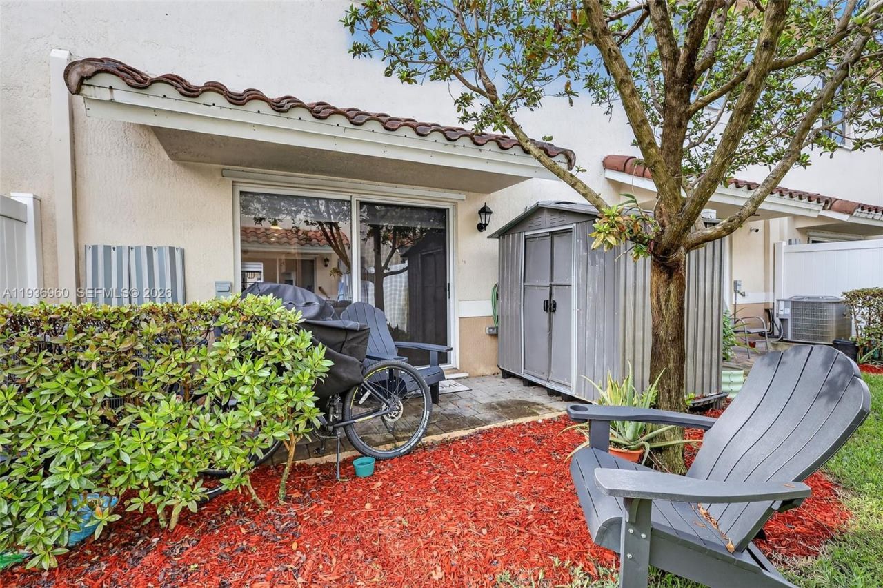 2805 NW 180th St , Miami Gardens, FL 33056 Photo