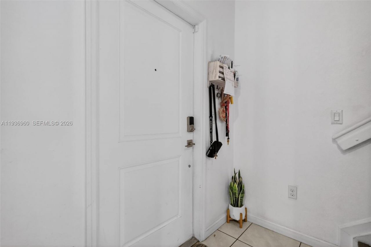 2805 NW 180th St , Miami Gardens, FL 33056 Photo