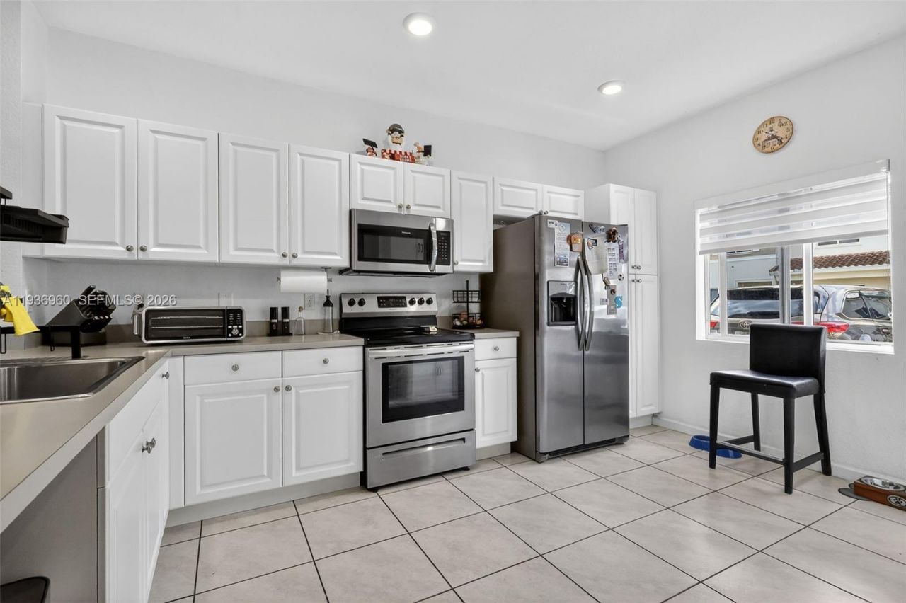 2805 NW 180th St , Miami Gardens, FL 33056 Photo