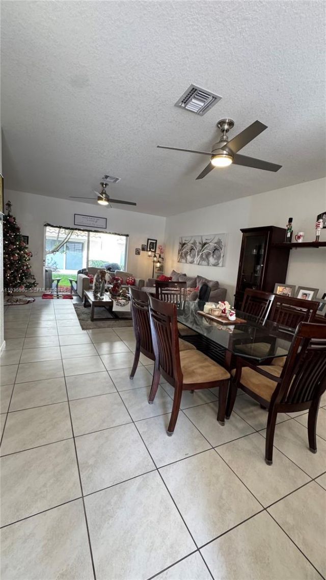 2805 NW 180th St , Miami Gardens, FL 33056 Photo