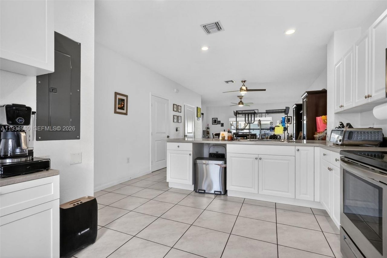 2805 NW 180th St , Miami Gardens, FL 33056 Photo