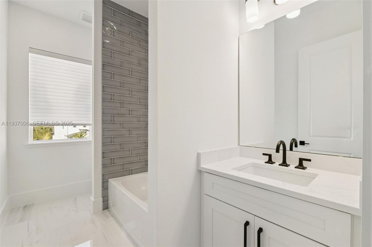 9720 Laurel Berry Drive, Orlando, FL 32827 Photo