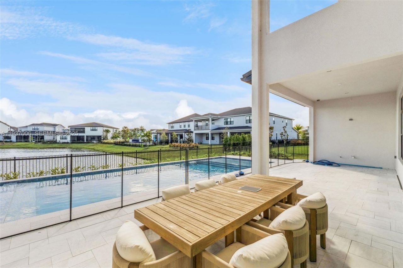 9720 Laurel Berry Drive, Orlando, FL 32827 Photo