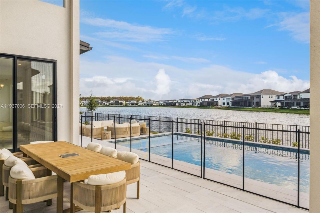 9720 Laurel Berry Drive, Orlando, FL 32827 Photo