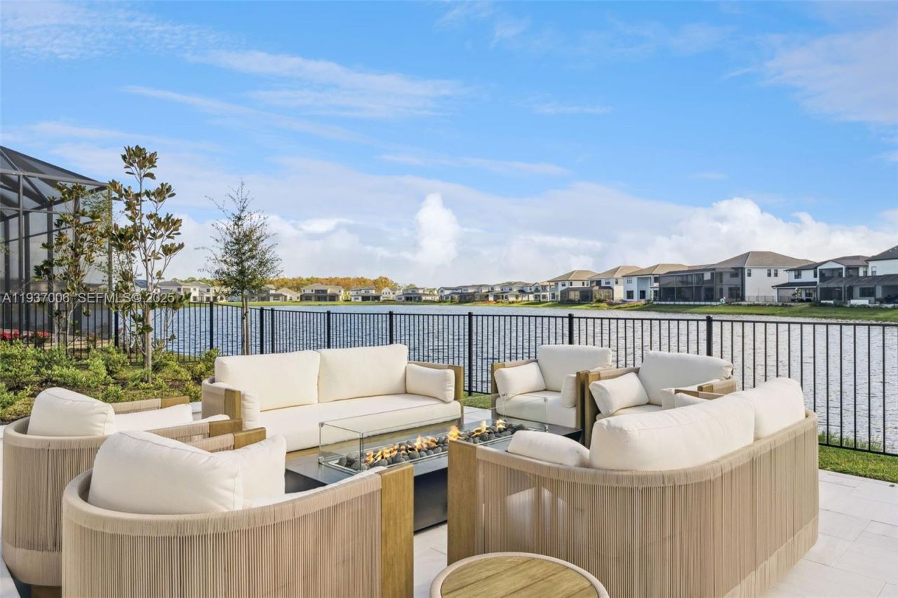 9720 Laurel Berry Drive, Orlando, FL 32827 Photo