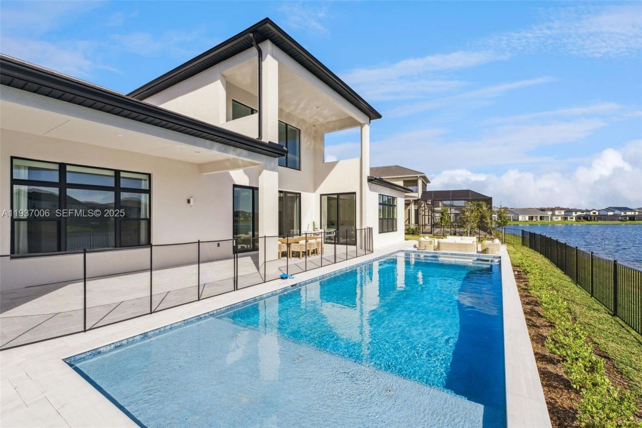 9720 Laurel Berry Drive, Orlando, FL 32827 Photo