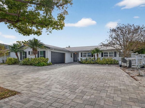 8718 PALISADES DRIVE, TAMPA, FL 33615