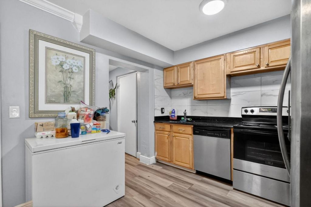 831 30th Court, West Palm Beach, FL 33407 Photo