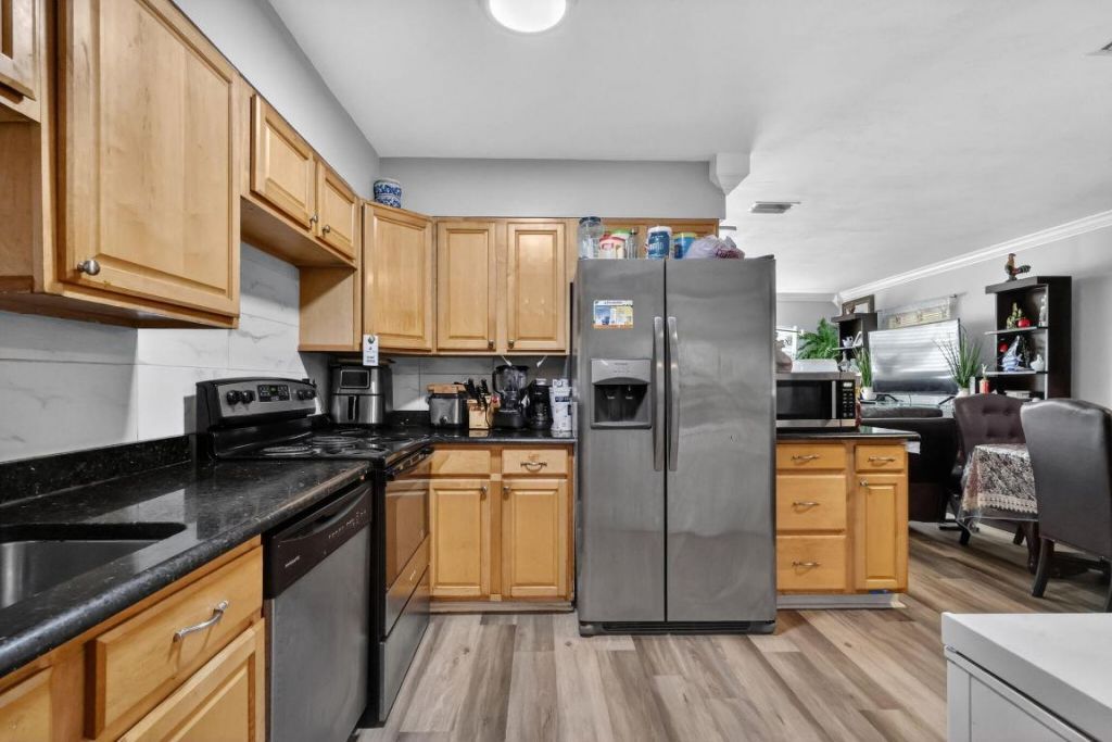 831 30th Court, West Palm Beach, FL 33407 Photo