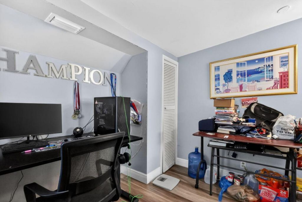 831 30th Court, West Palm Beach, FL 33407 Photo