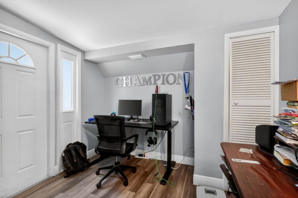 831 30th Court, West Palm Beach, FL 33407 Photo