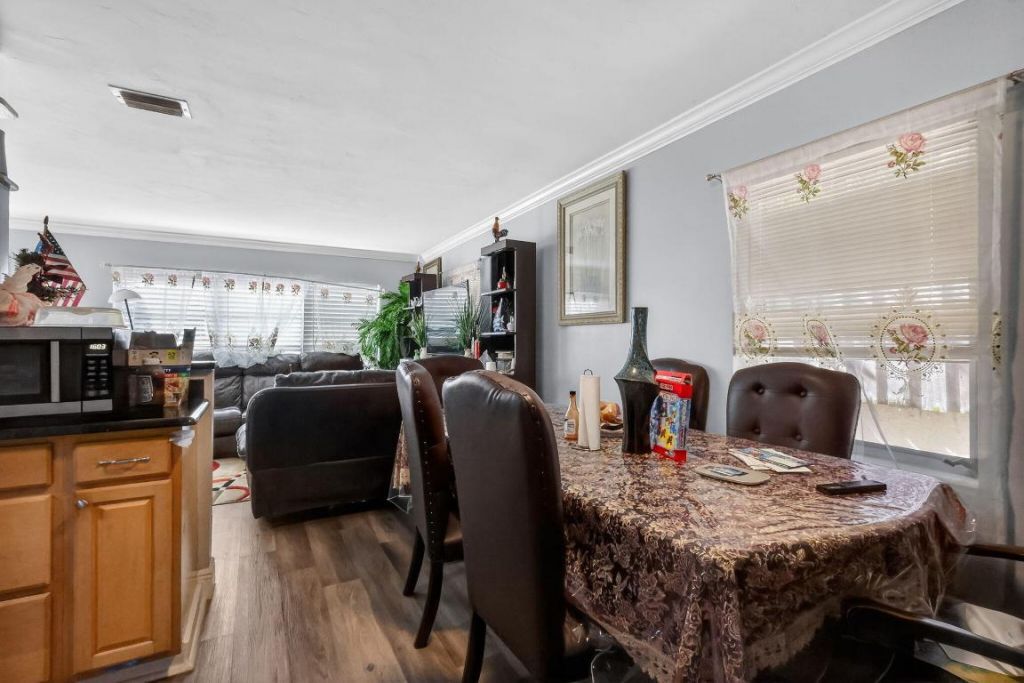 831 30th Court, West Palm Beach, FL 33407 Photo