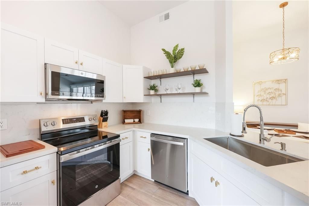 2711 Citrus Lake Dr, Unit F305, Naples, FL 34109 Photo