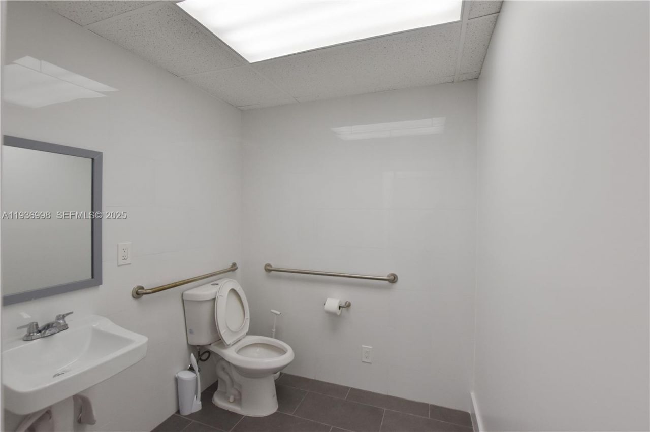 3911 Hollywood Blvd, Unit 106, Hollywood, FL 33021 Photo