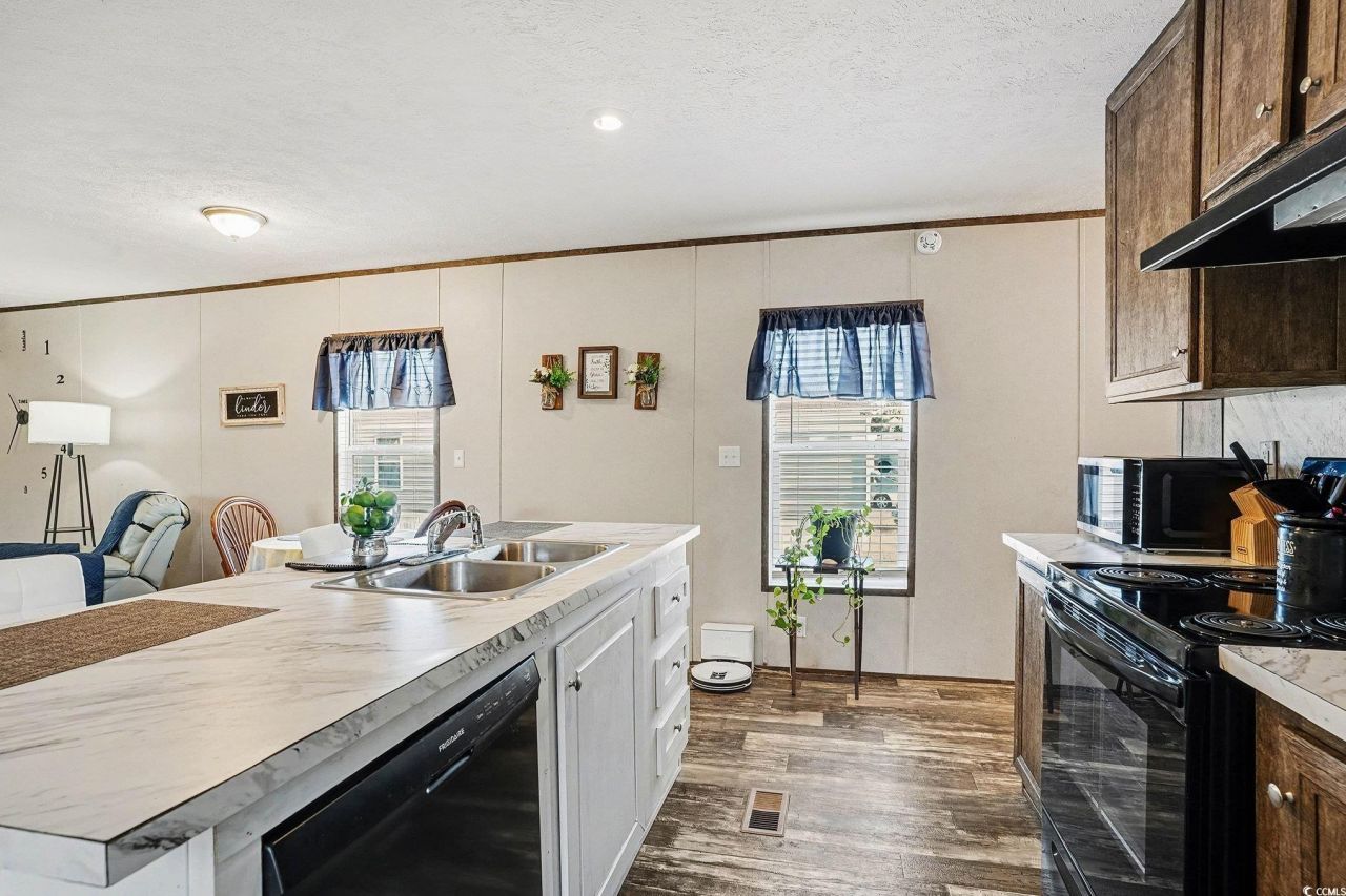 1324 Toucan Dr. Photo 11