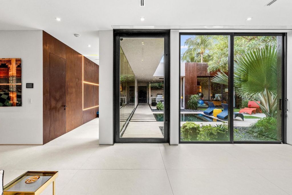 1106 N Swinton Avenue, Delray Beach, FL 33444 Photo