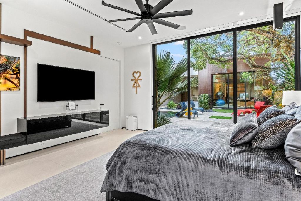 1106 N Swinton Avenue, Delray Beach, FL 33444 Photo