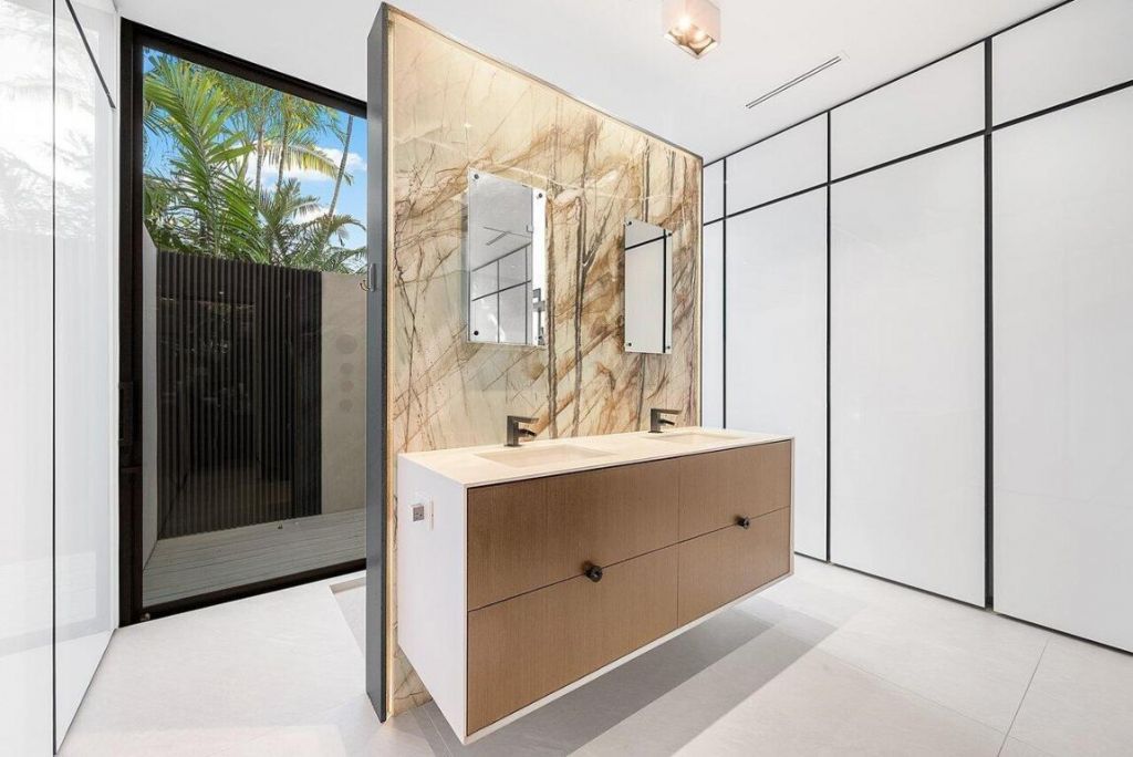 1106 N Swinton Avenue, Delray Beach, FL 33444 Photo