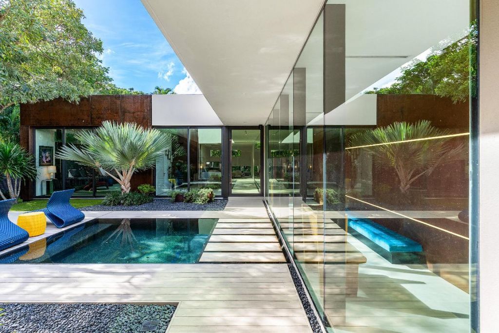 1106 N Swinton Avenue, Delray Beach, FL 33444 Photo