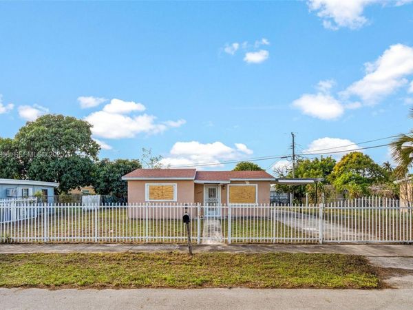 20520 NW 21st Ave, Miami Gardens, FL 33056