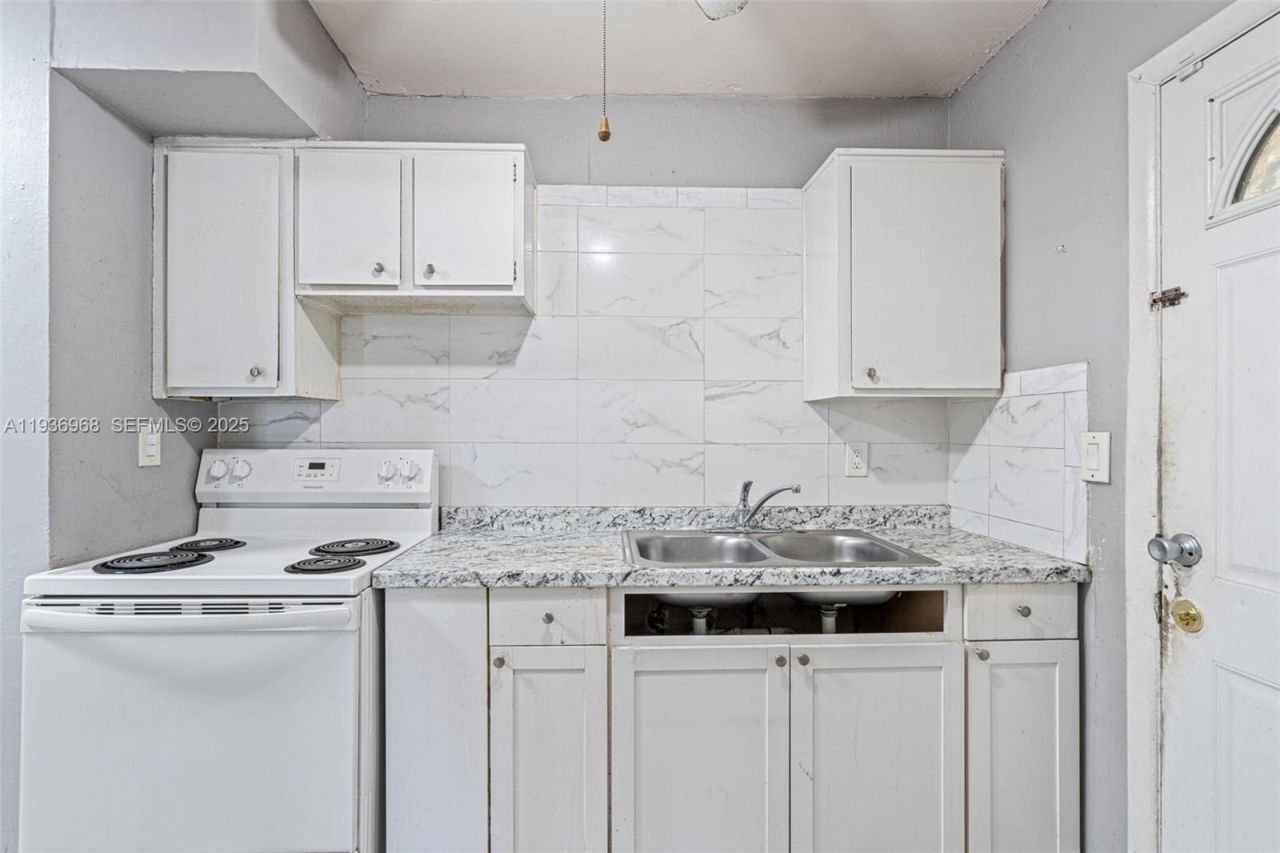 20520 NW 21st Ave, Miami Gardens, FL 33056 Photo