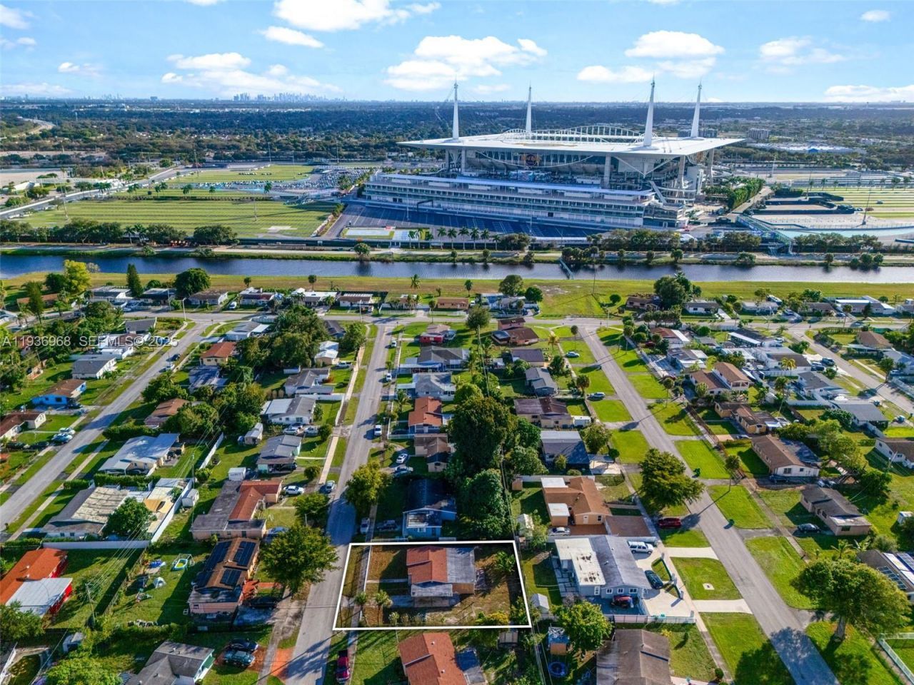 20520 NW 21st Ave, Miami Gardens, FL 33056 Photo