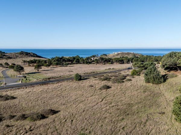 4150 California 1, Albion, CA 95410