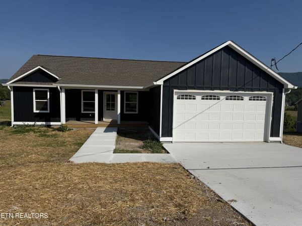 935 Shawanee Rd, Harrogate, TN 37752