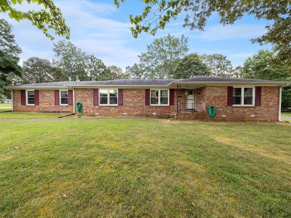 509 Twelve Oaks Rd, Tullahoma, TN 37388