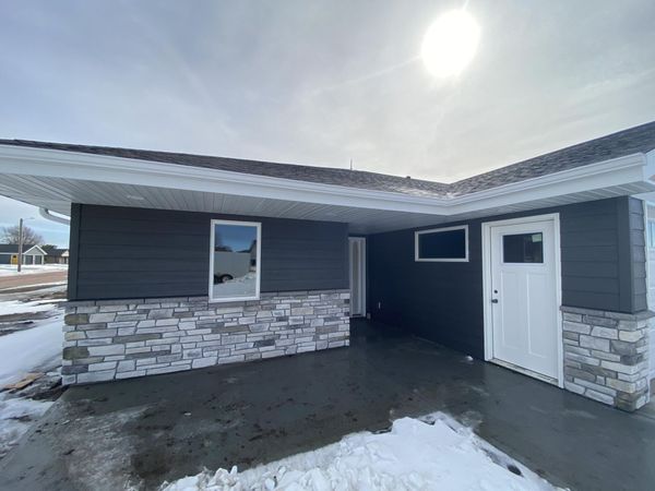 1700 S Miller St, Mitchell, SD 57301