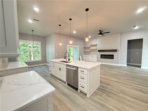 2 Davington Lane, Bella Vista, AR 72715