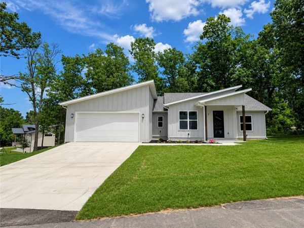 2 Davington Lane, Bella Vista, AR 72715
