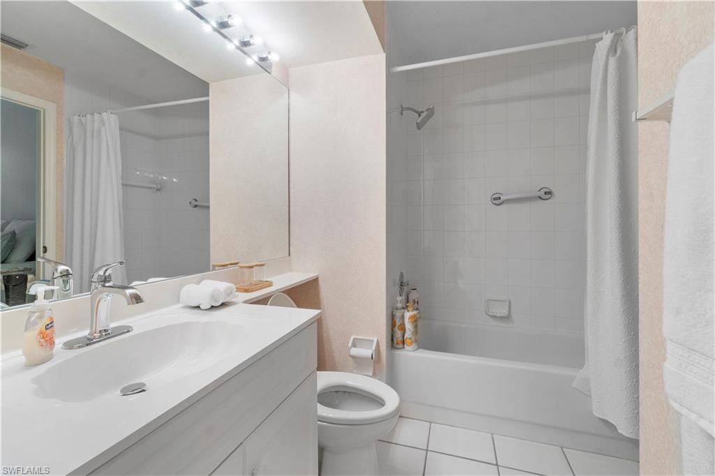 348 Carinosa Ct, Unit 18-10, Naples, FL 34110 Photo