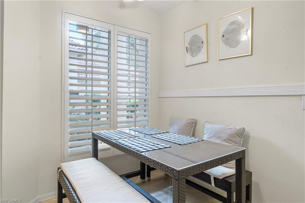 348 Carinosa Ct, Unit 18-10, Naples, FL 34110 Photo