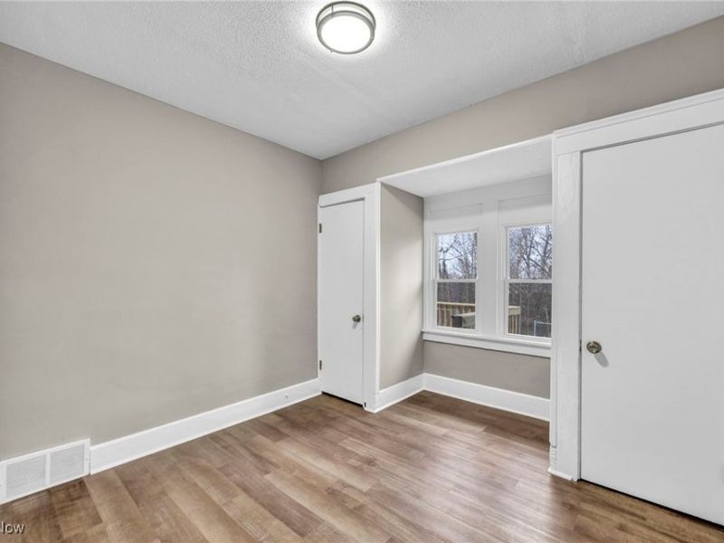 17512 Allien Avenue, Cleveland, OH 44111 Photo 11