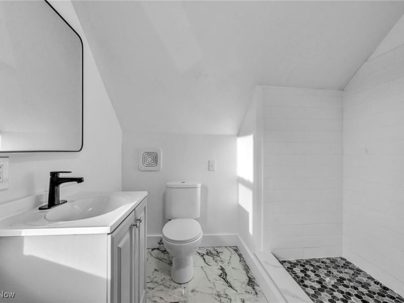 17512 Allien Avenue, Cleveland, OH 44111 Photo 17