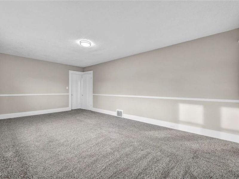 17512 Allien Avenue, Cleveland, OH 44111 Photo 21