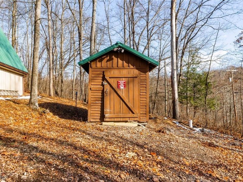 6257 Caddy Road SW, Bowerston, OH 44695 Photo 22