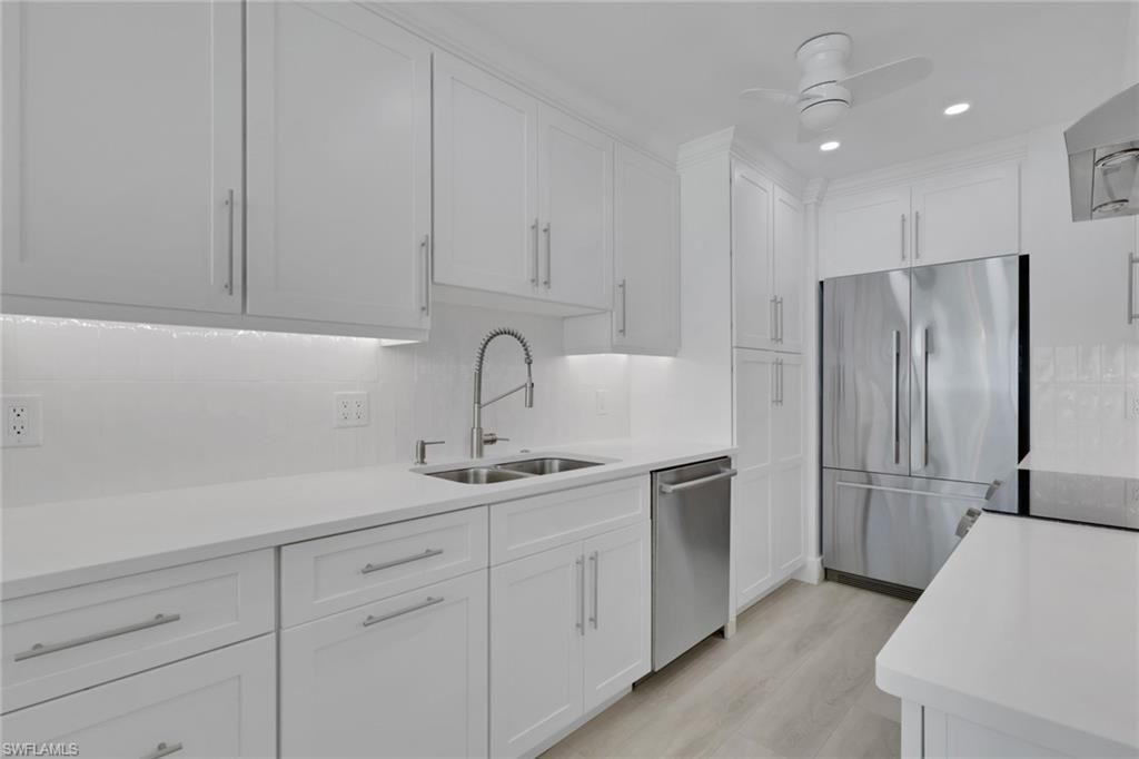 2100 Gulf Shore Blvd N, Unit 113, Naples, FL 34102 Photo