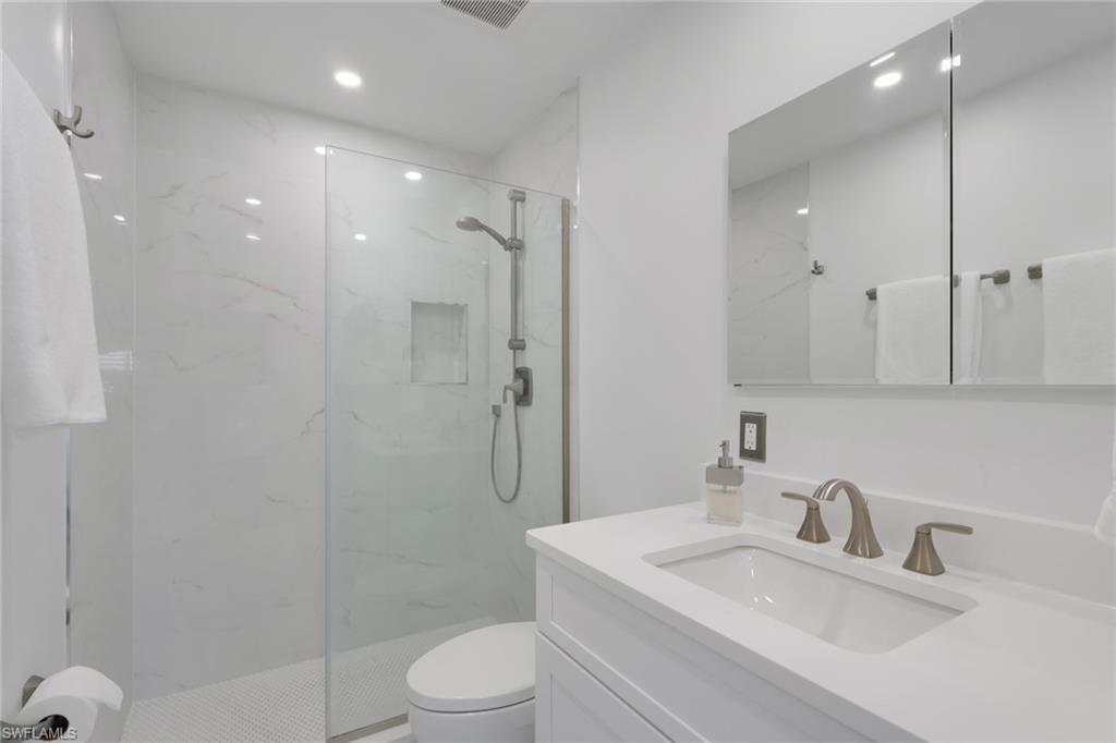 2100 Gulf Shore Blvd N, Unit 113, Naples, FL 34102 Photo