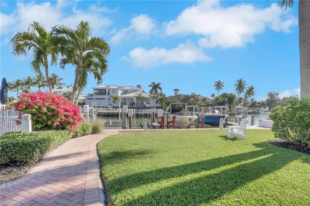 2100 Gulf Shore Blvd N, Unit 113, Naples, FL 34102 Photo