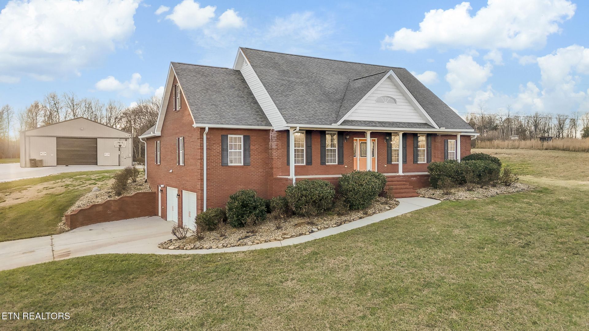 3017 Hardy Rd White Pine, TN 37890